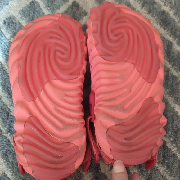 CROCS Salehe x Bembury Kids Orange/Salmon Textured Clogs - Picture 7 of 8